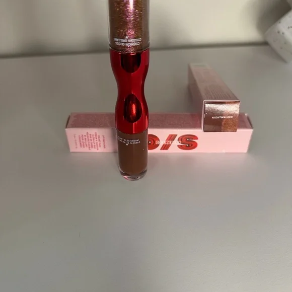 ONE/SIZE Lip Snatcher night walker - Picture 2 of 3